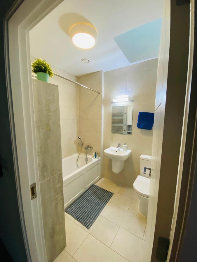 Double Room In Our Family Home ดับลิน ภายนอก รูปภาพ